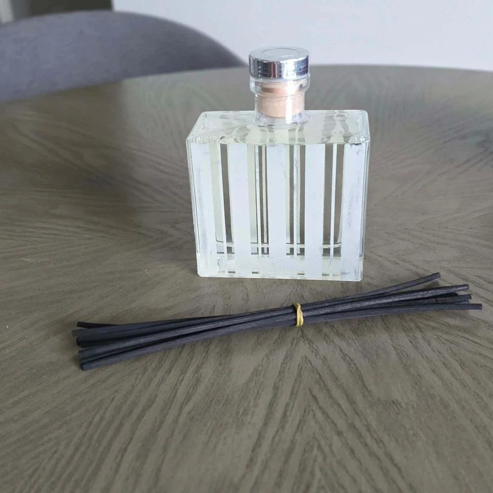 NEST New York Japanese Black Currant Reed Diffuser 5.9 oz Home Fragrance Set